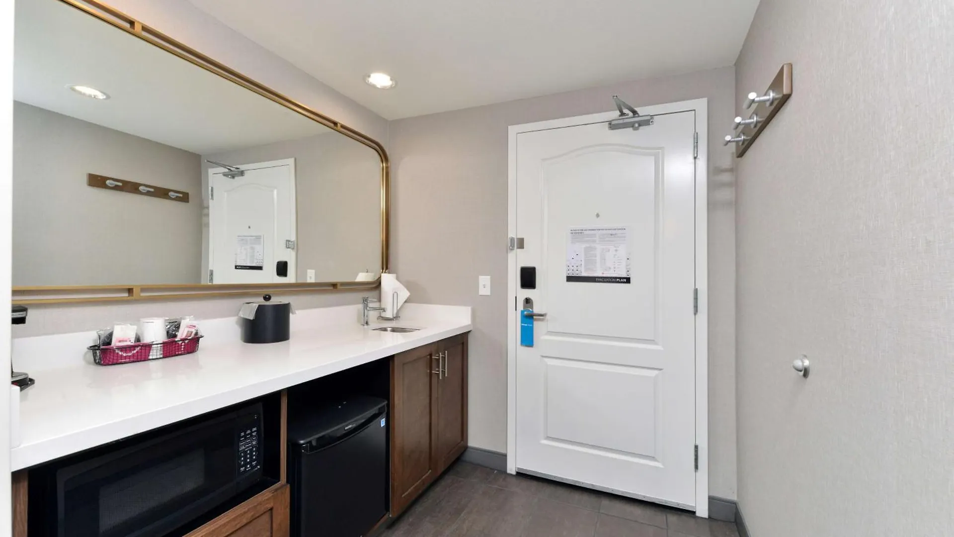 Hampton Inn & Suites Las Vegas Airport 3*,
